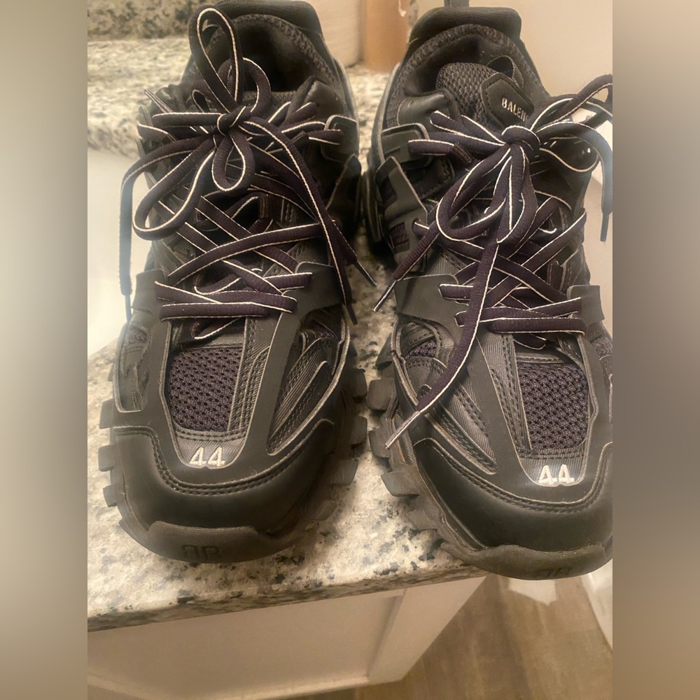 Balenciagas Tracks